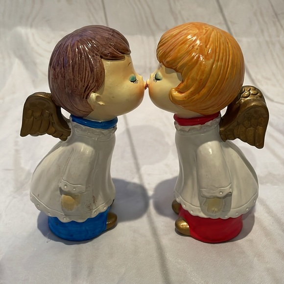 Vintage Star hand painted ceramic pair of kissing angels in Original Box. - Picture 2 of 14